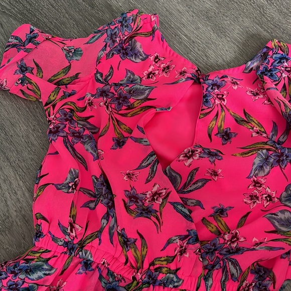 A dress from Ross.Made out of Polyester.Size 10 kids. In the color pink. - Picture 4 of 5